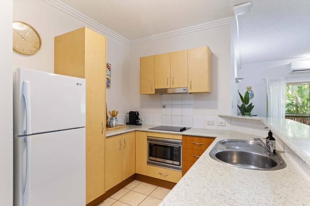 Laidback Living At Plaza Poolside Apartment Port Douglas