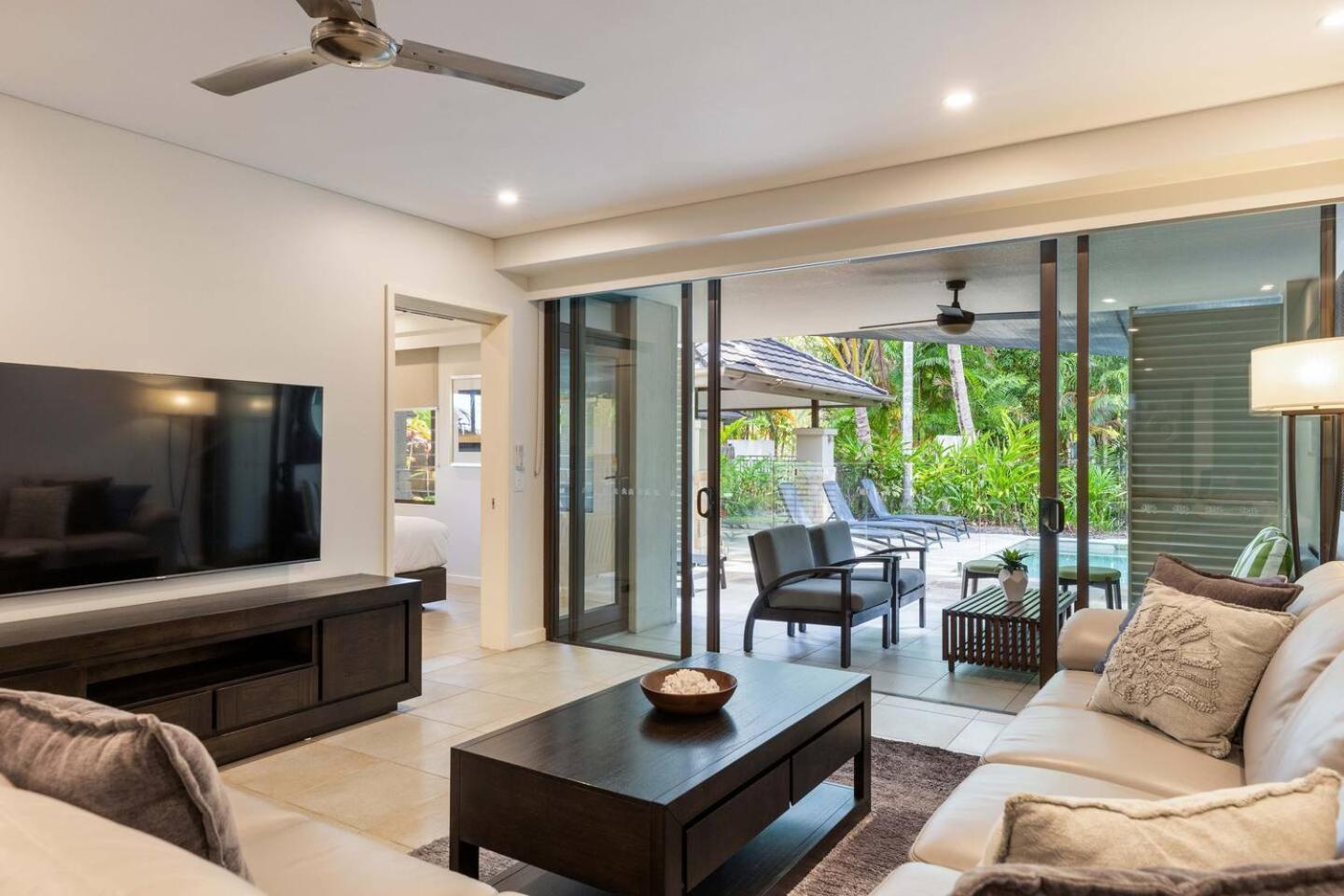 The Plunge Pool - Private Living