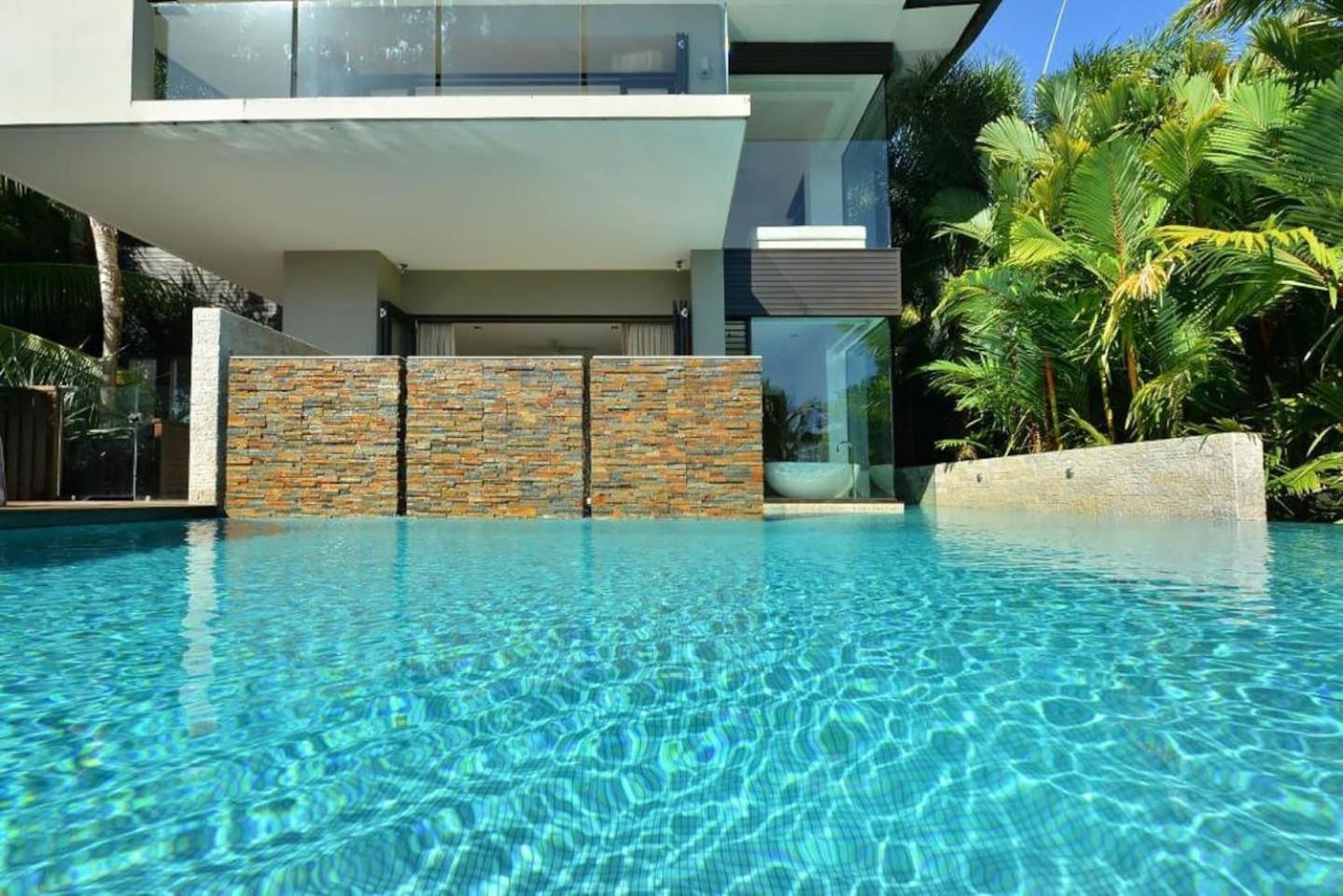 61 Street - Luxury Holiday home *