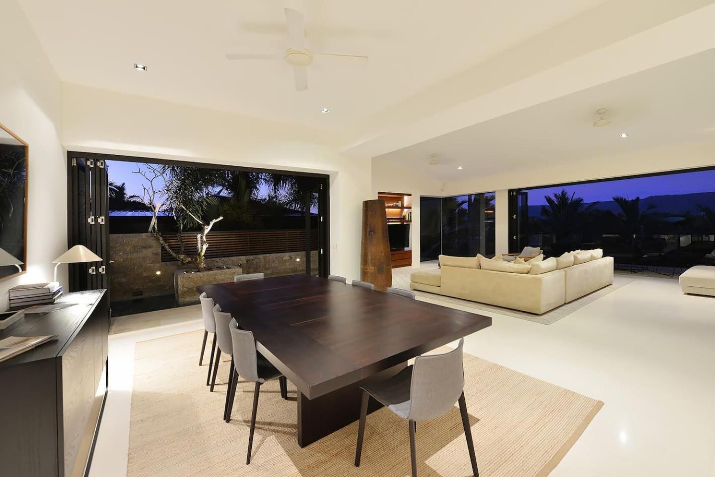 61 Street - Luxury Port Douglas