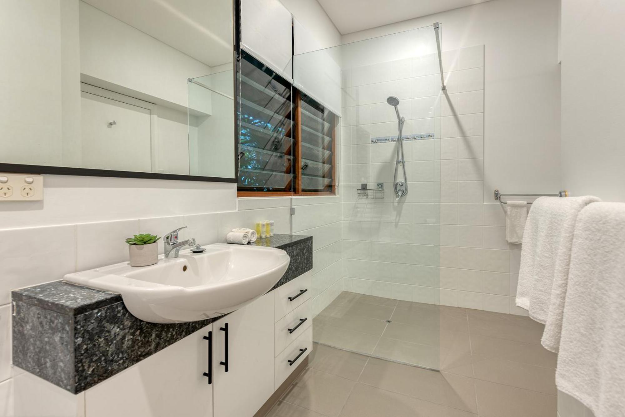 Villa 3 @ Chez Willow, 2 Mins To Four Mile Port Douglas