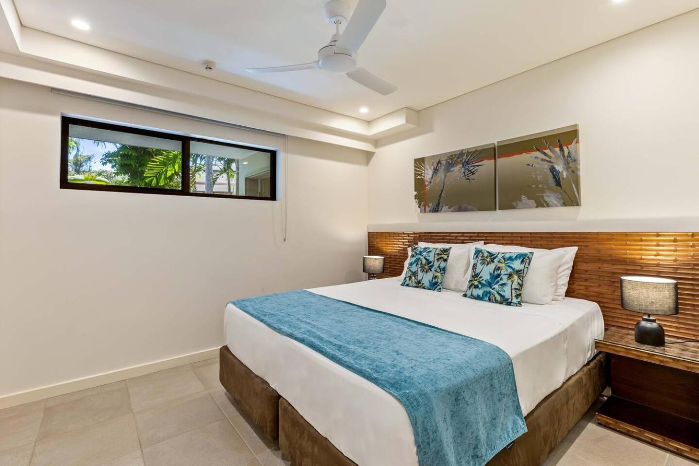 'the Palms' Swim-out Comfort Meets Tropical Charm Apartment