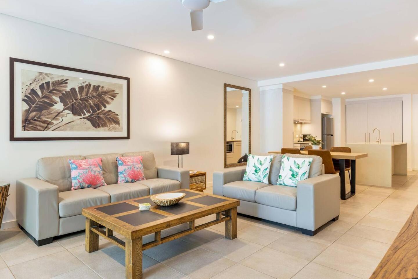 Apartment 'the Palms' Swim-out Comfort Meets Tropical Charm Port Douglas