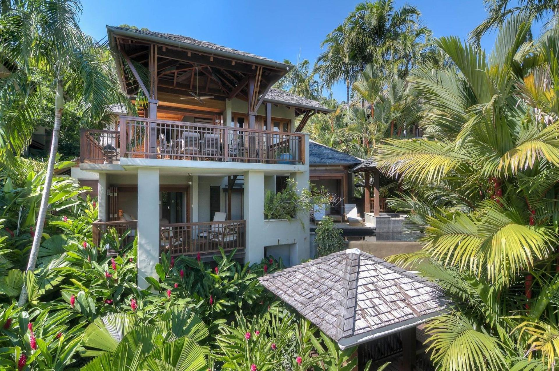 2b Far Pavilions * Port Douglas