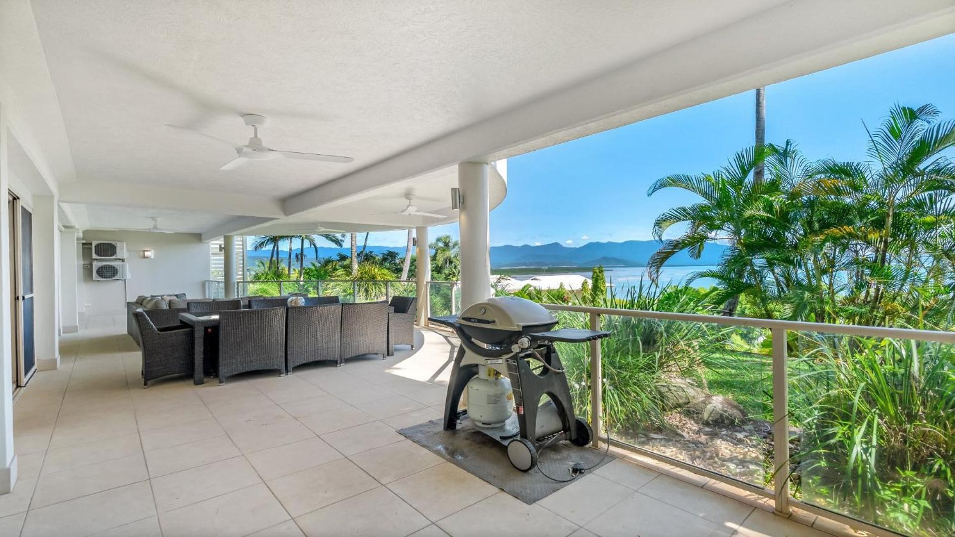 Island Point 1 Holiday home Port Douglas