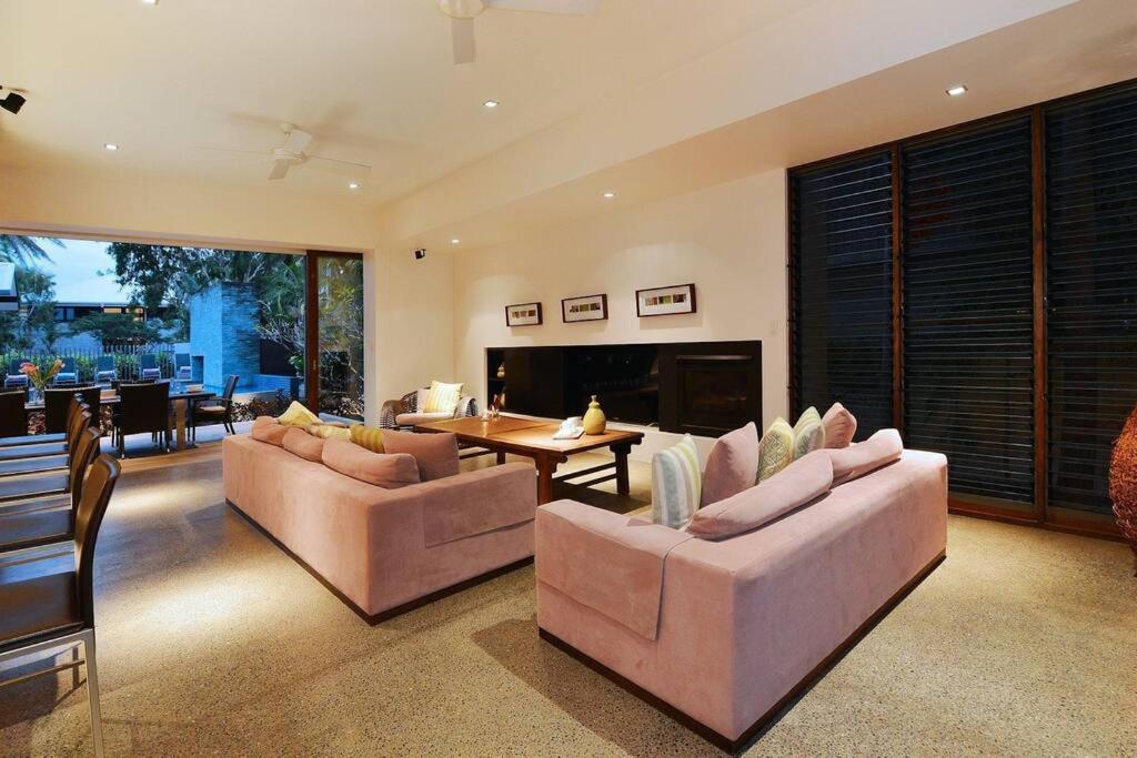 Holiday home 6 Beachfront Mirage - Luxury 4 Bedroom Port Douglas