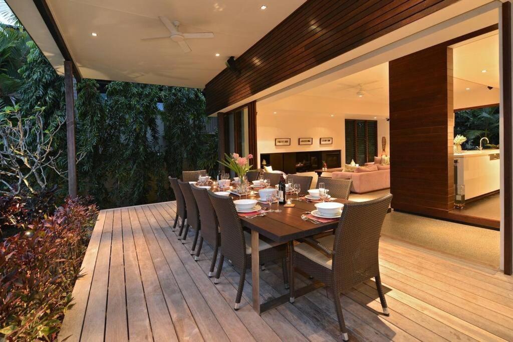 6 Beachfront Mirage - Luxury 4 Bedroom * Port Douglas