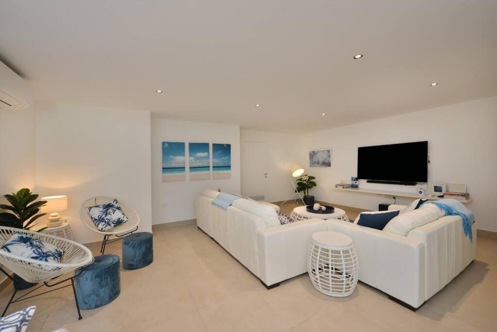 Hapuka - Luxury With Stunning Views On St