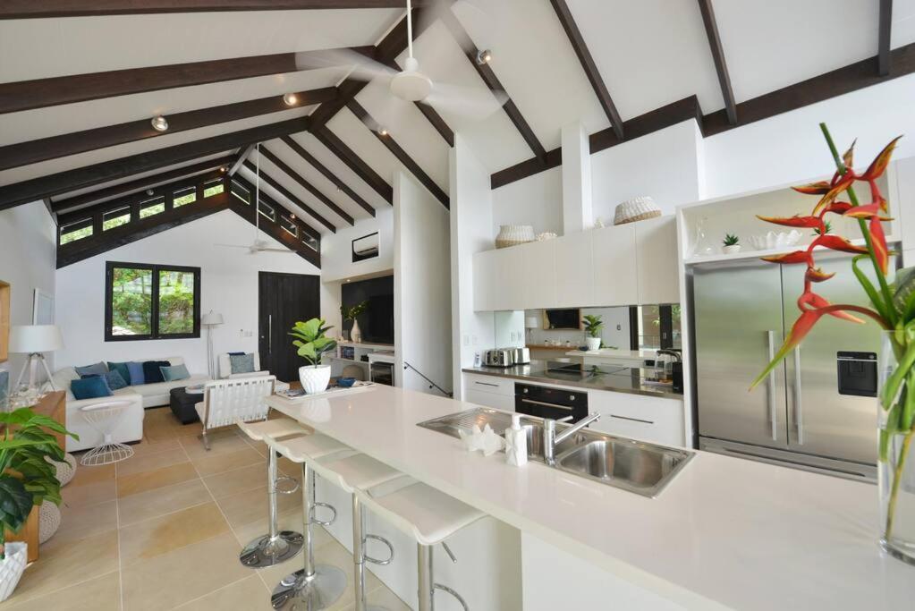 Hapuka - Luxury With Stunning Views On St