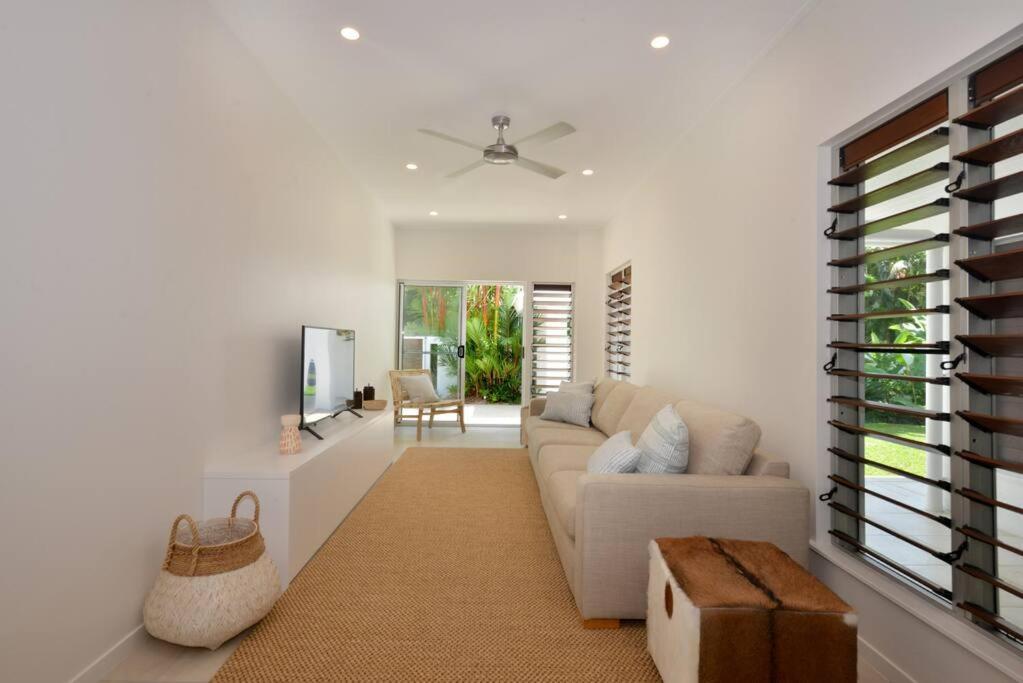 29 Beachfront Mirage - 4 Bedroom Luxury House *