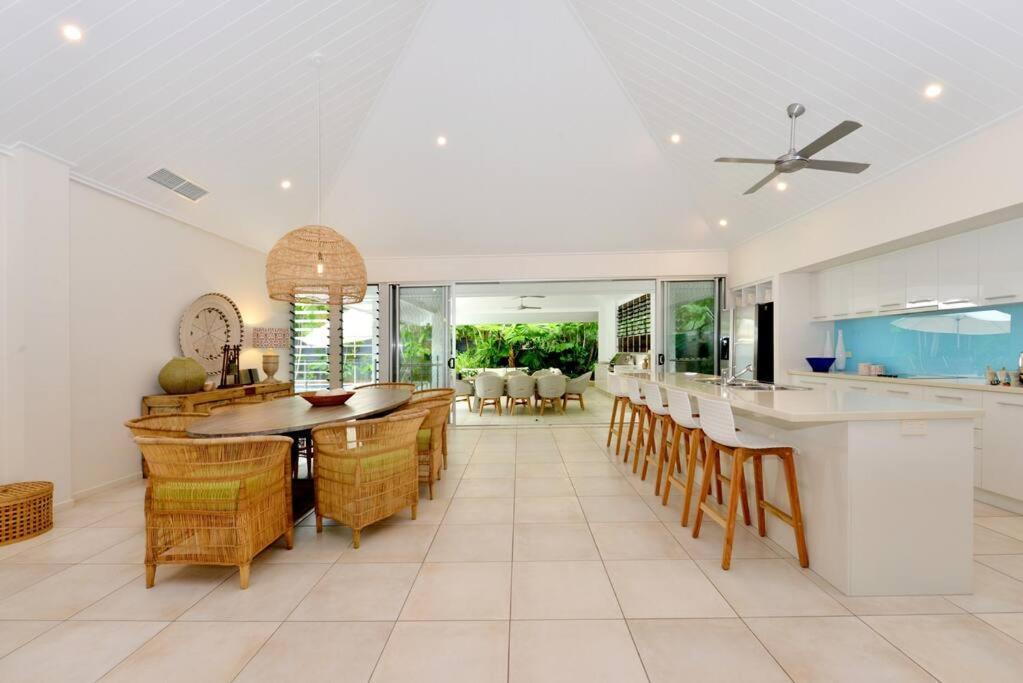 29 Beachfront Mirage - 4 Bedroom Luxury House