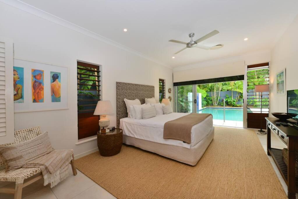 29 Beachfront Mirage - 4 Bedroom Luxury House