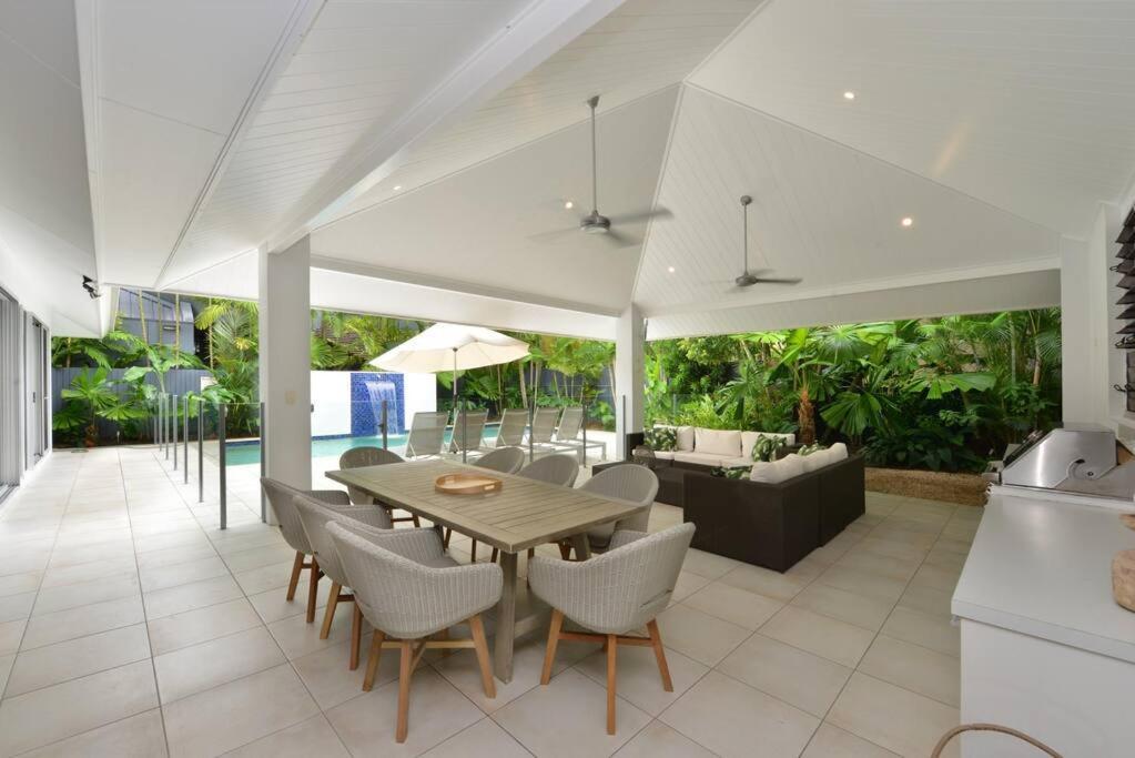 29 Beachfront Mirage - 4 Bedroom Luxury House