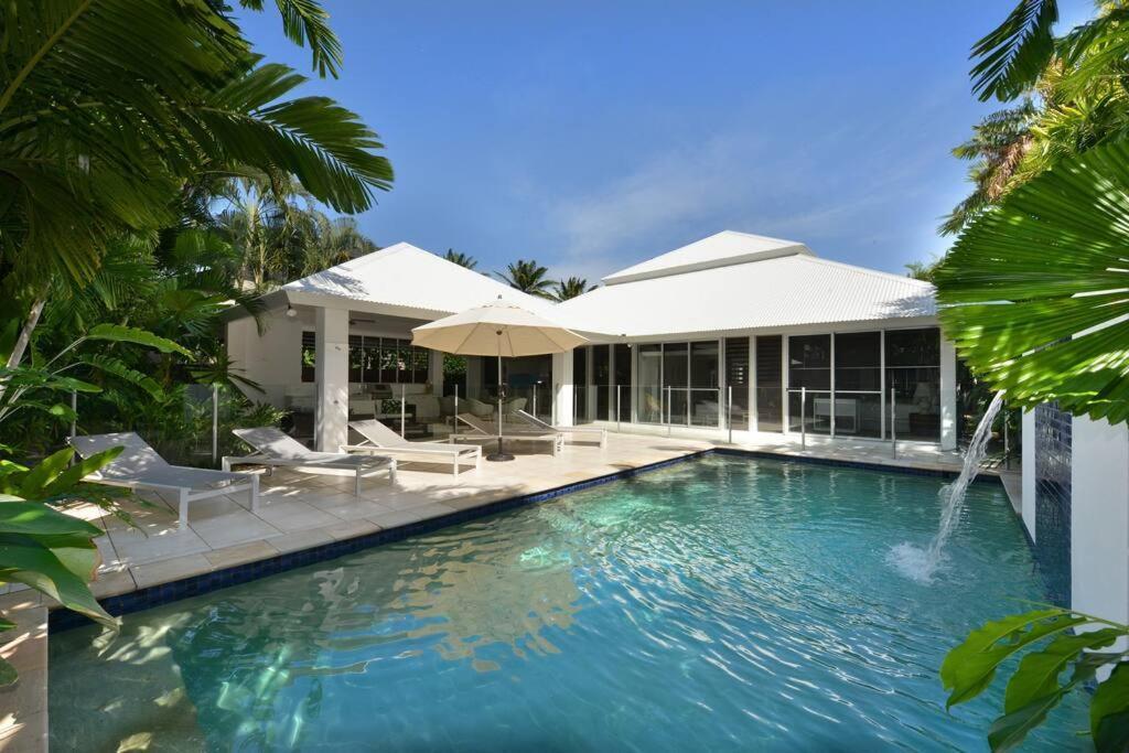 Holiday home 29 Beachfront Mirage - 4 Bedroom Luxury House