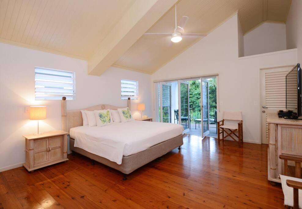 The - A Spacious Near And Town Port Douglas