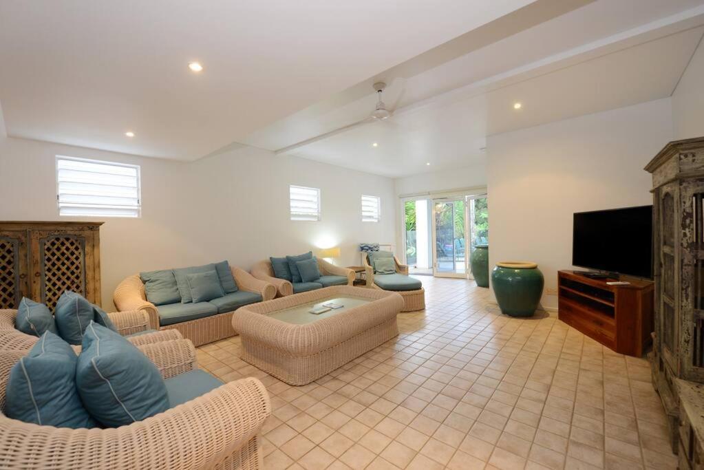 The - A Spacious Near And Town Port Douglas