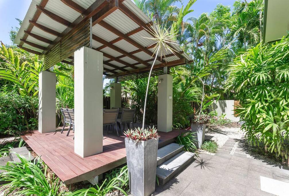 Leilani Tiare - Stylish On Four Mile Holiday home Port Douglas