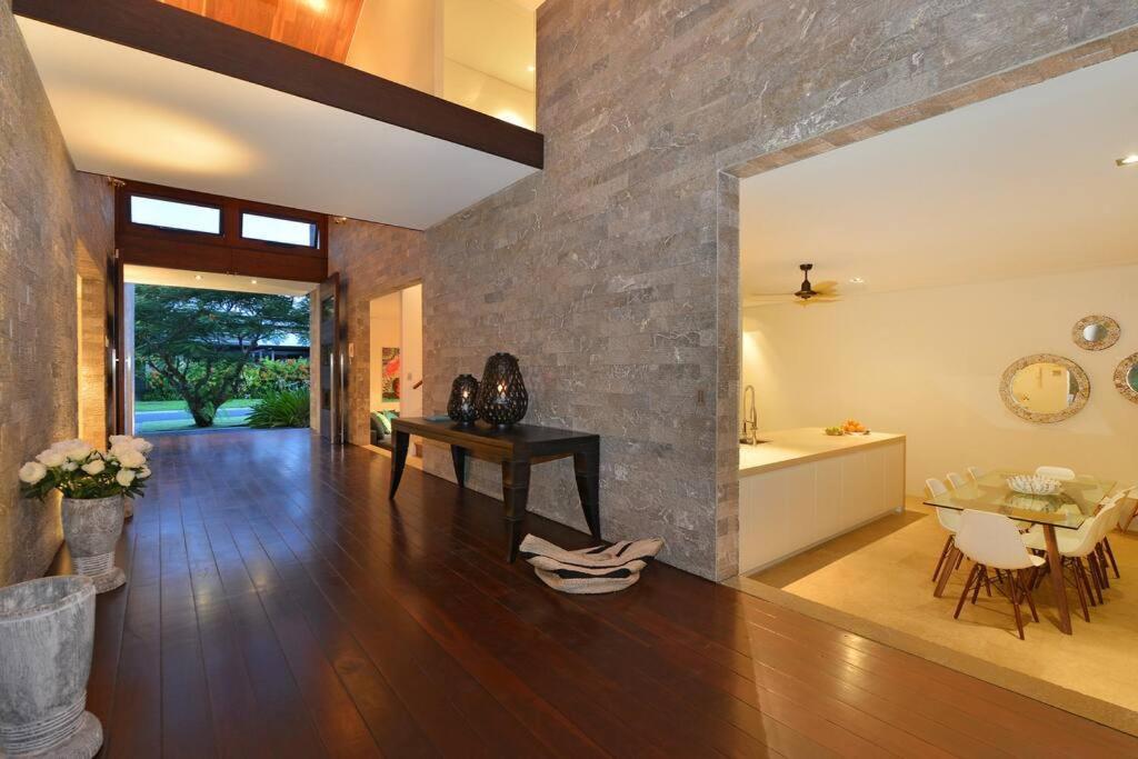 Tugela - Luxury Port Douglas