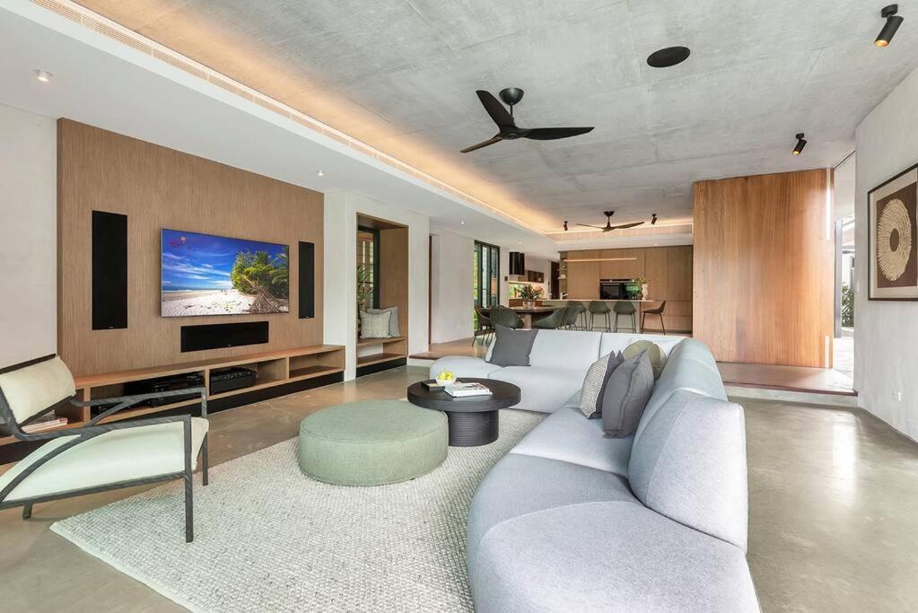 Casa de férias 8 Beachfront Mirage