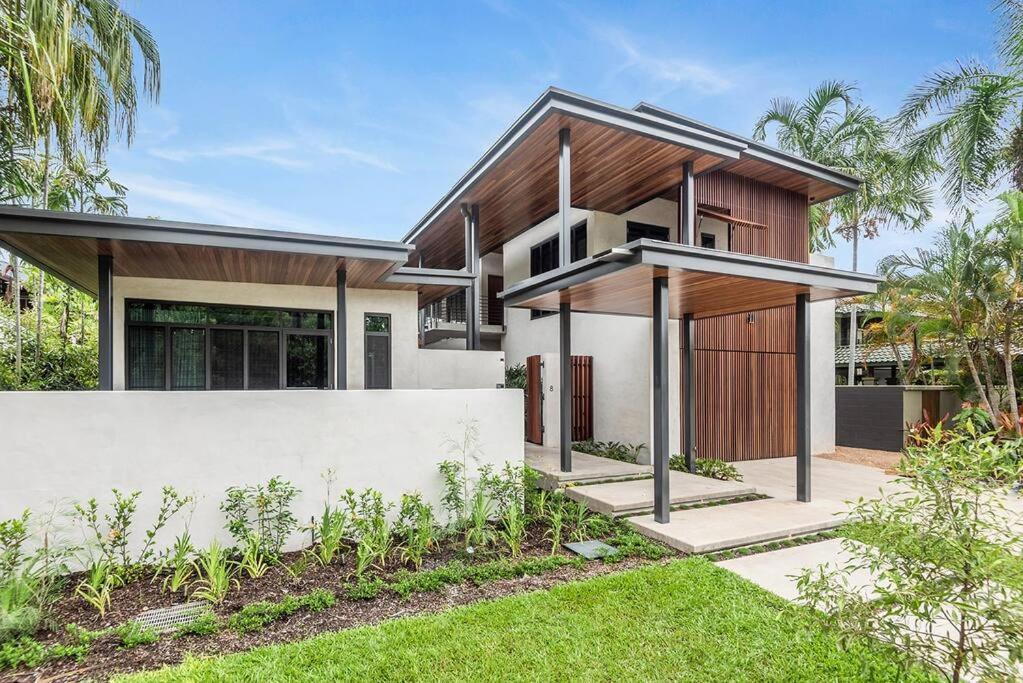8 Beachfront Mirage