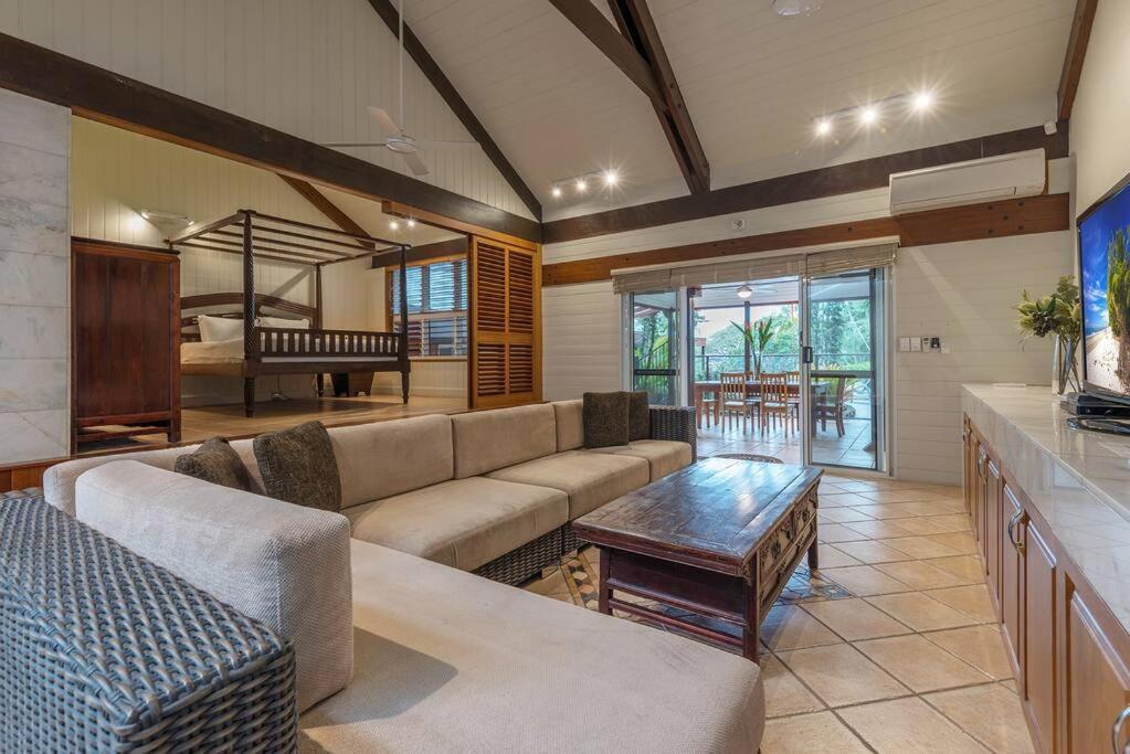 10 Wharf Street - A Tropical Family Holiday home