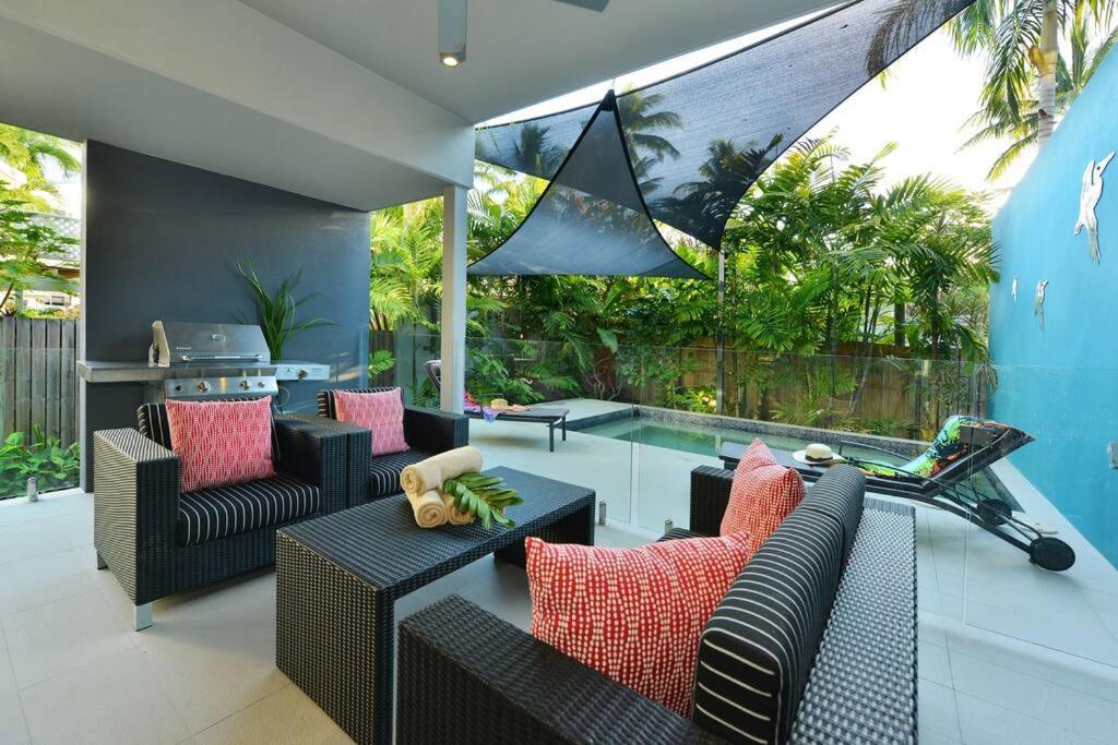 Esplanade - Perfect Location Villa Port Douglas