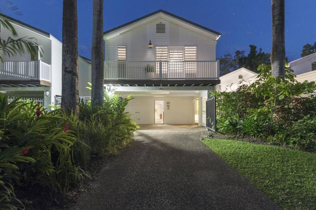 Driftaway On Garrick Street - Port Douglas