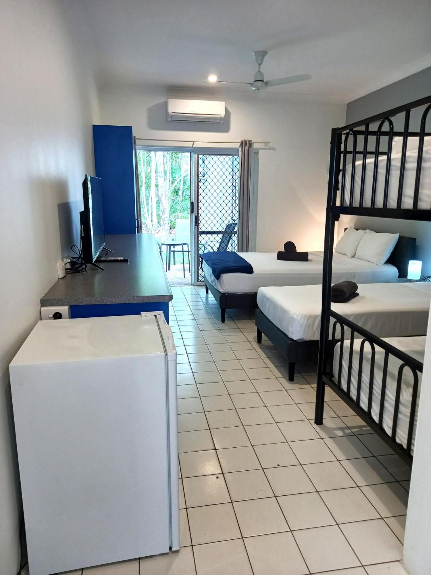 Lodge Coral Beach