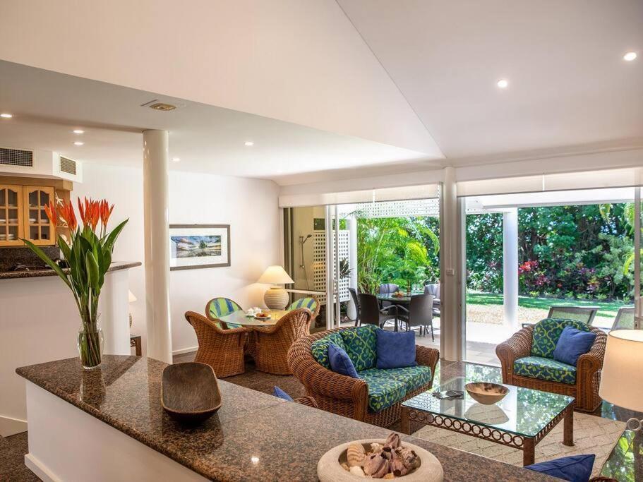 Mirage Villa#431- Absolute Beachfront * Port Douglas