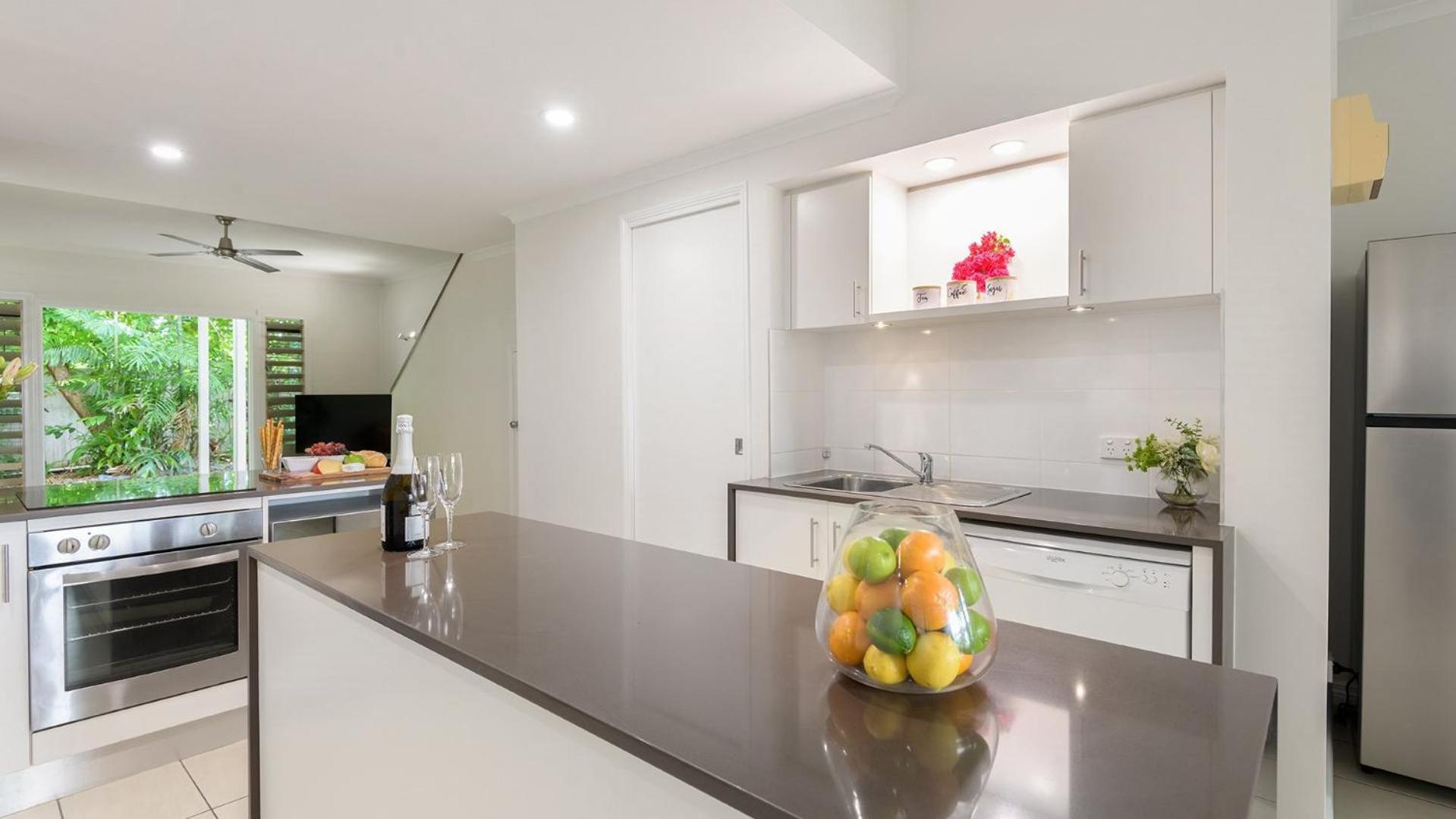 Craven At Full Moon Terraces - Tropical Queenslander Townhouse * Port Douglas