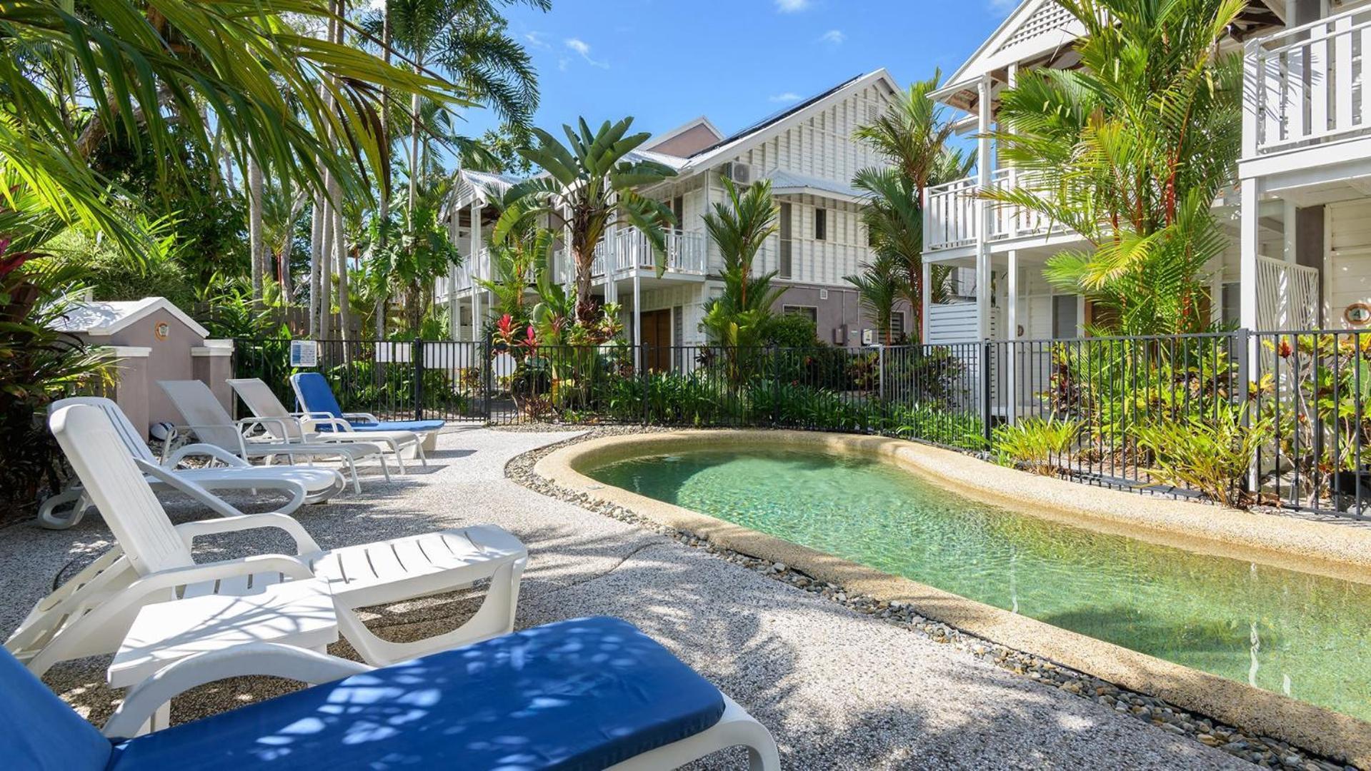 Craven At Full Moon Terraces - Tropical Queenslander Townhouse Holiday home