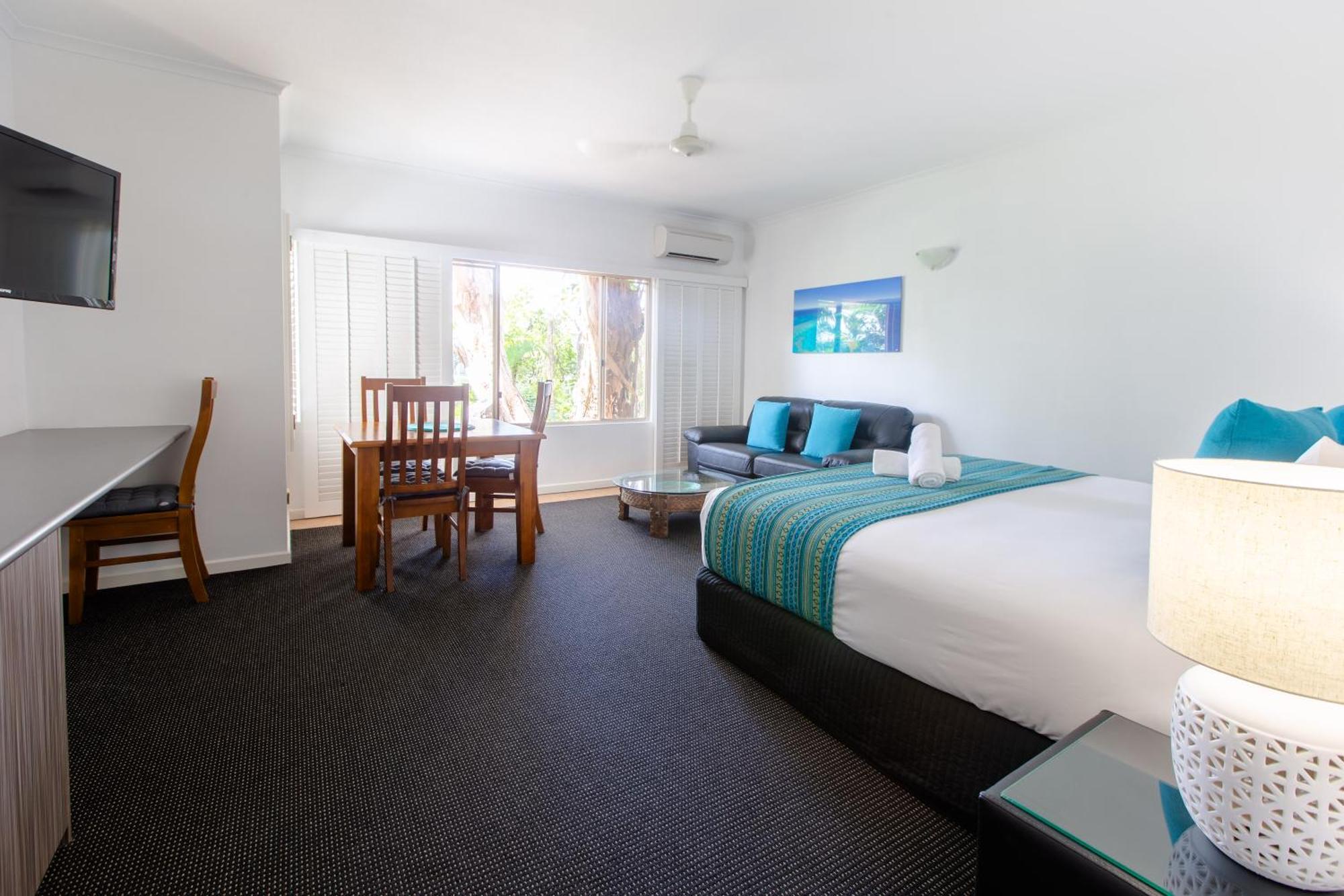 Sonia's At Ramada Free Wifi Resort