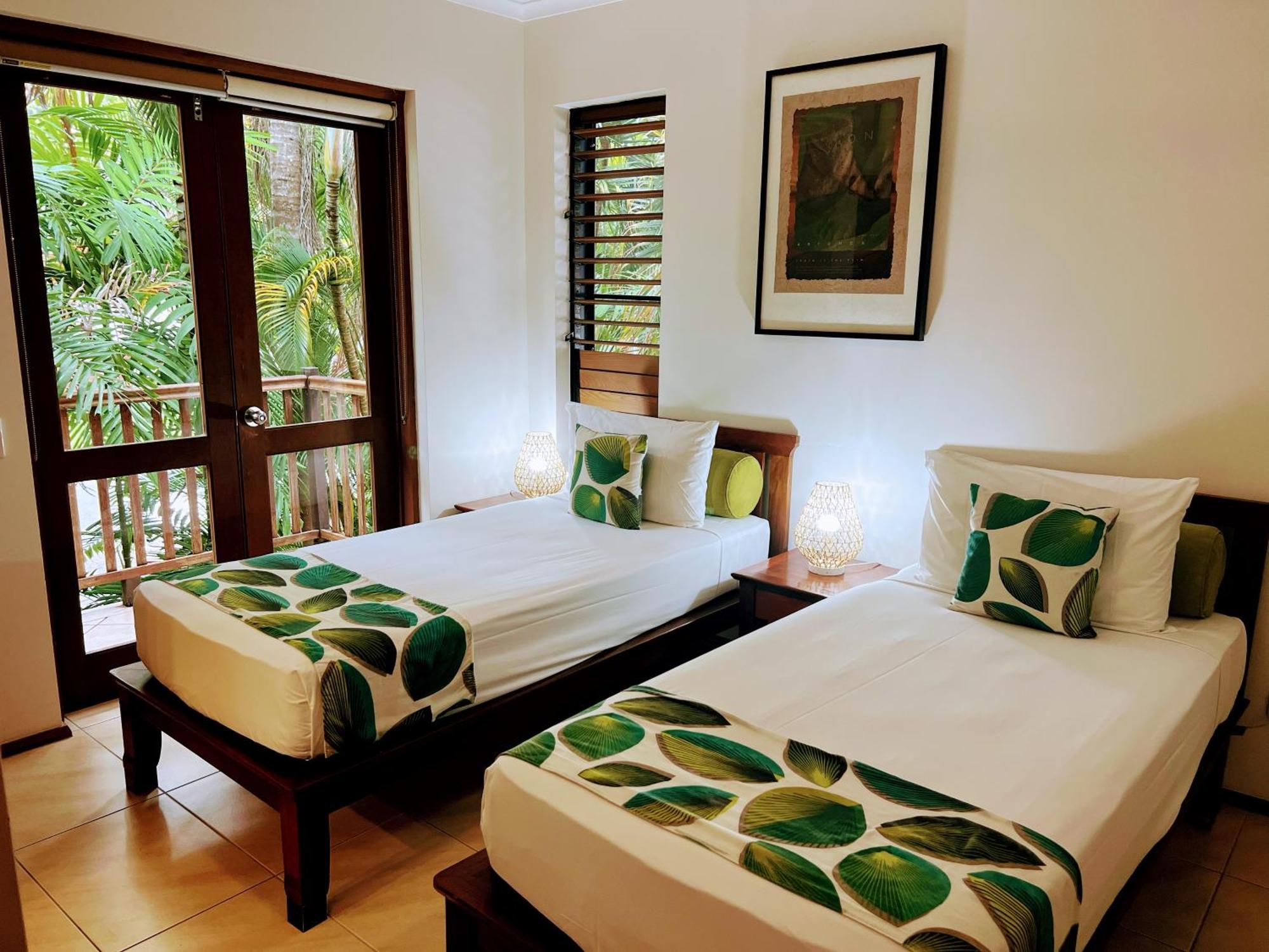Resort Hibiscus & - Official Onsite Reception & Check In