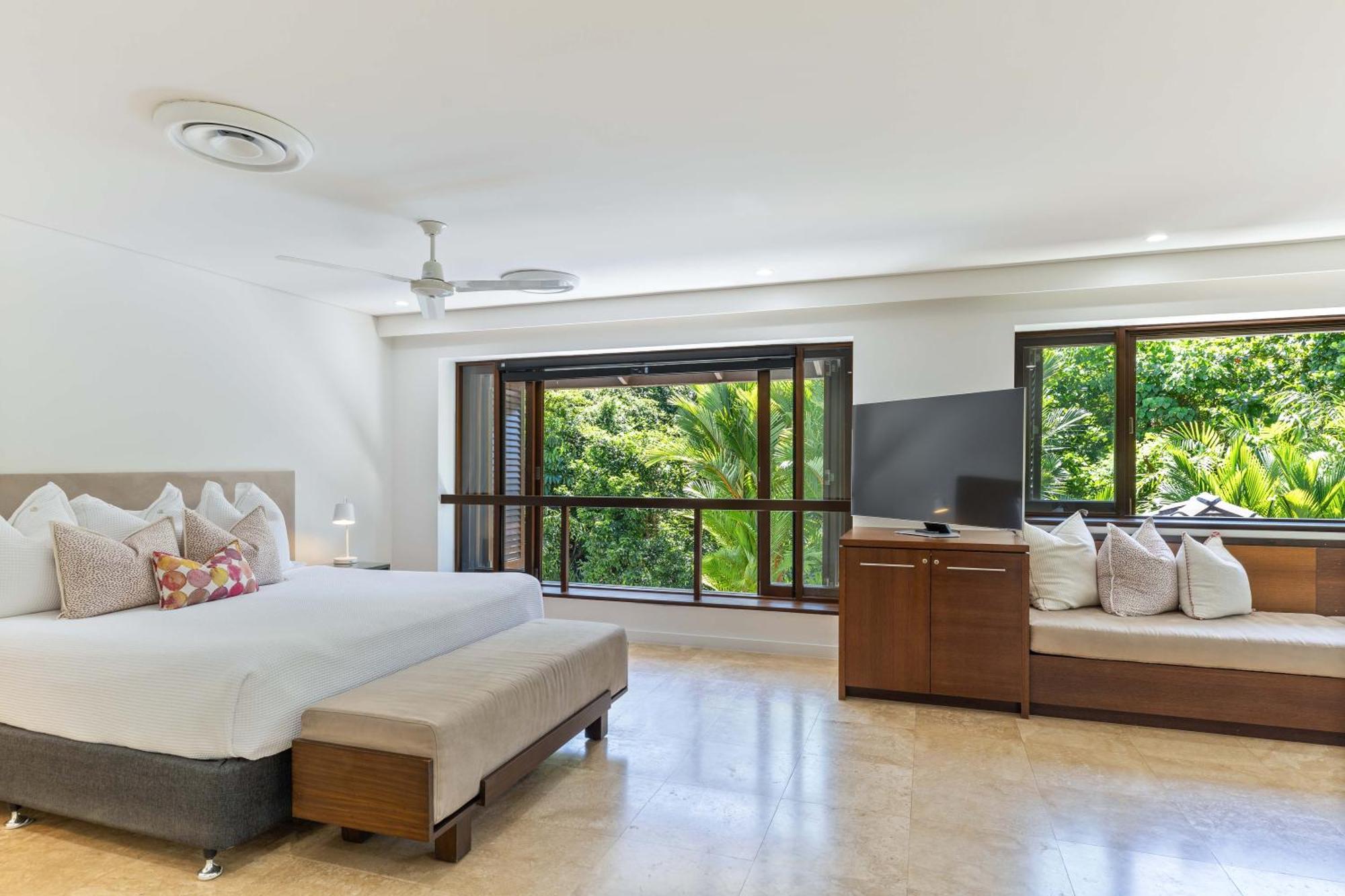 Seascape Holidays At Seascape Temple Apartment