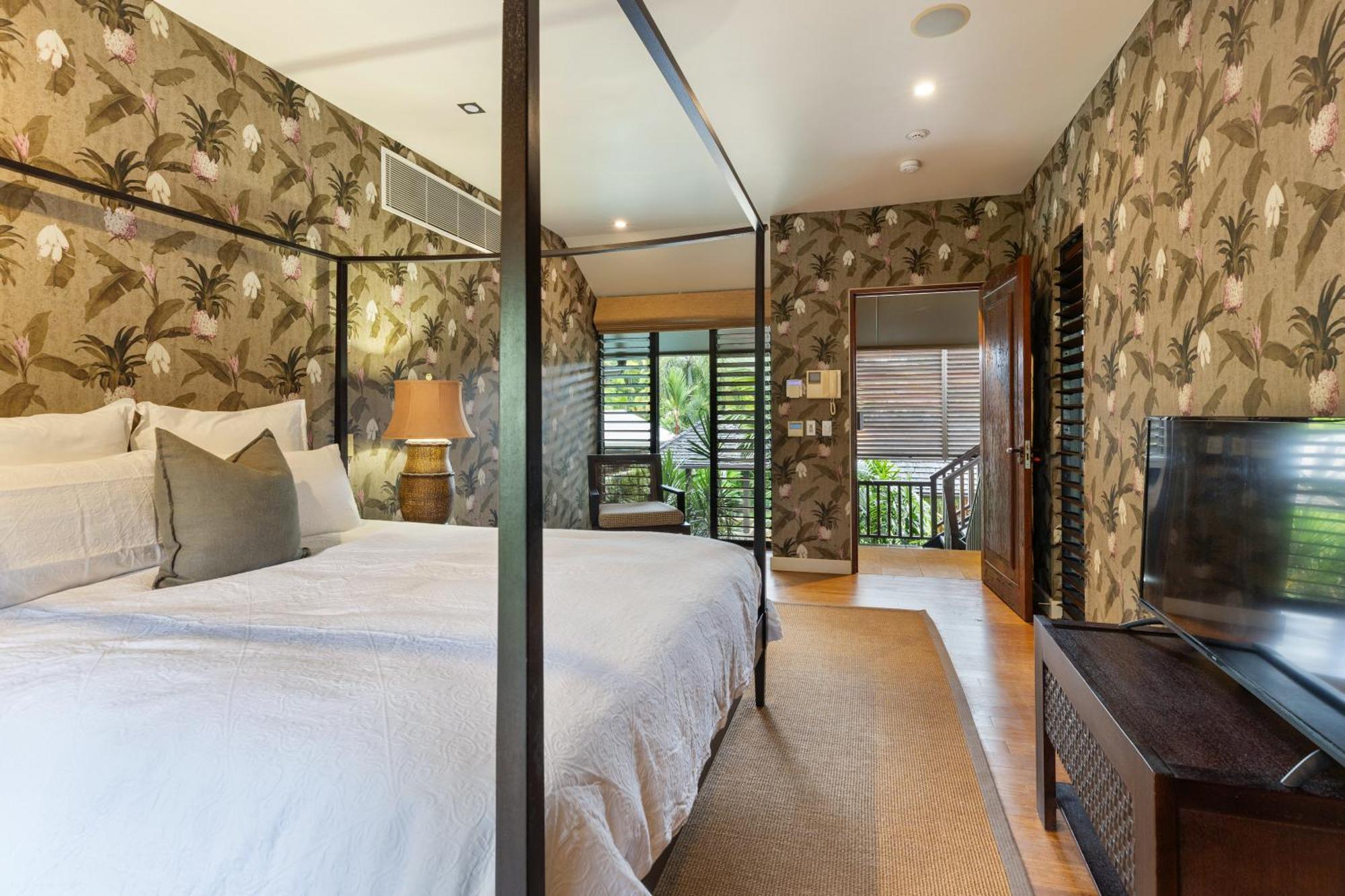 The Bali House - Beachfront Mirage Port Douglas