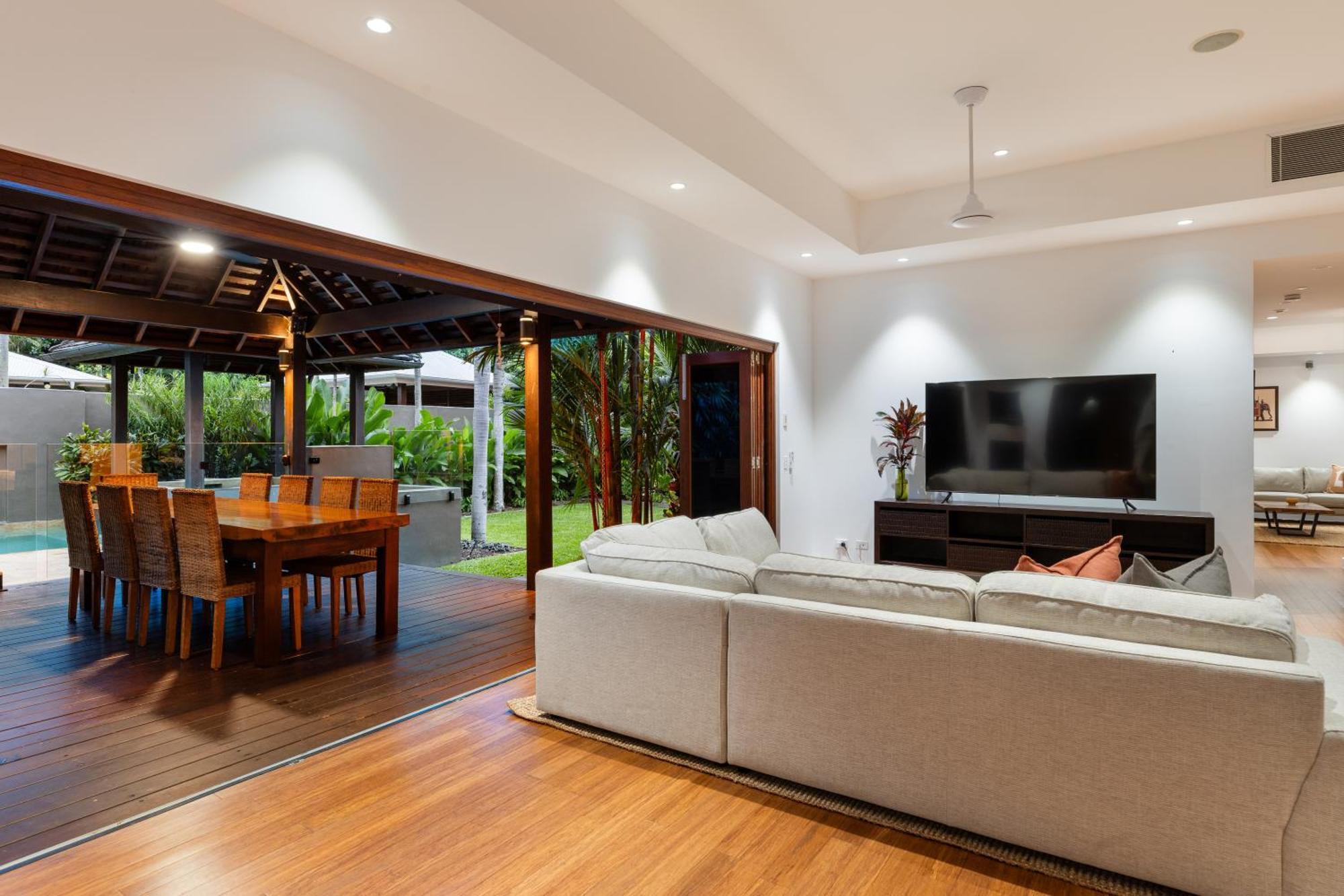 Holiday home The Bali House - Beachfront Mirage