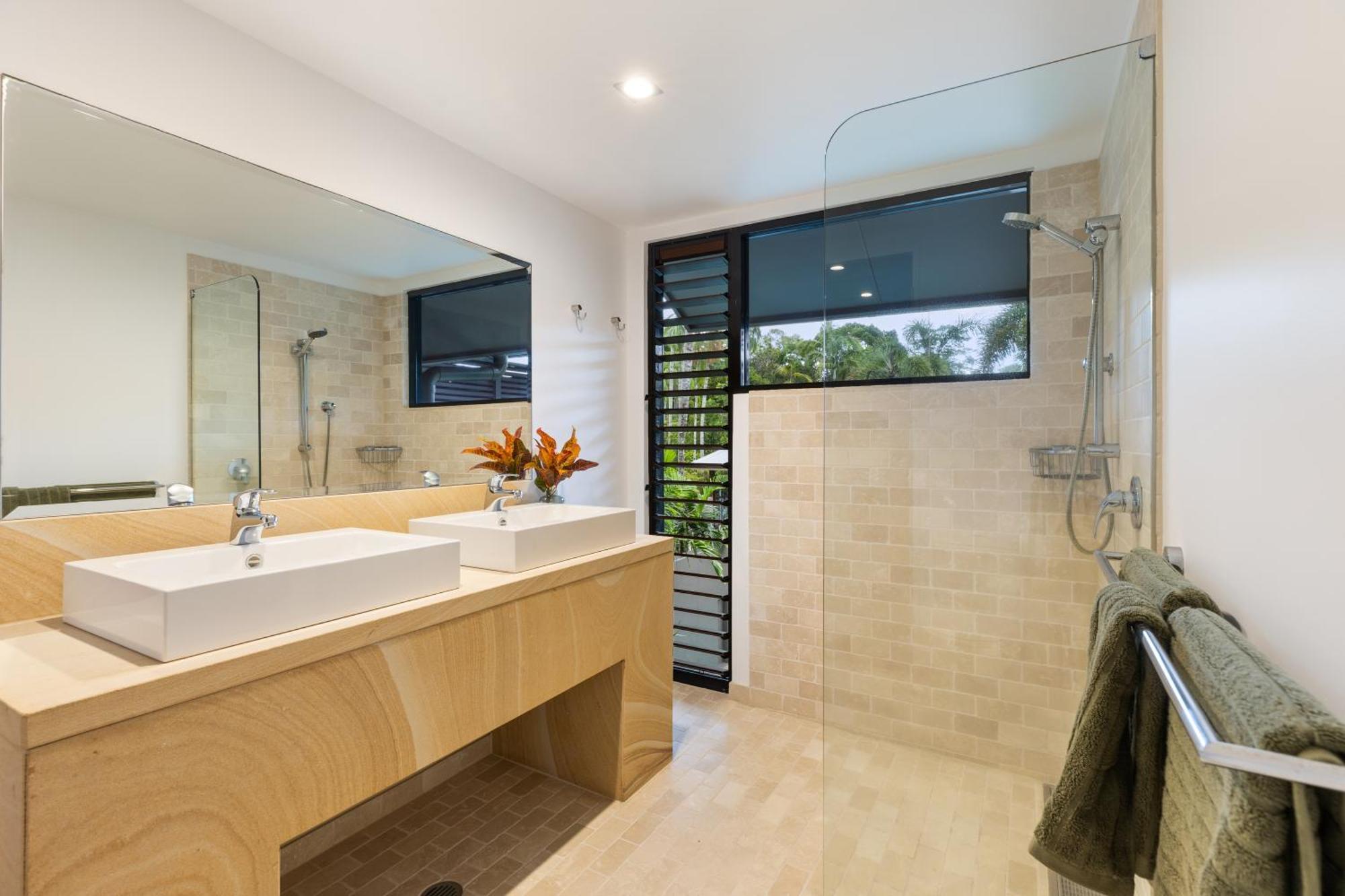 The Bali House - Beachfront Mirage Holiday home *