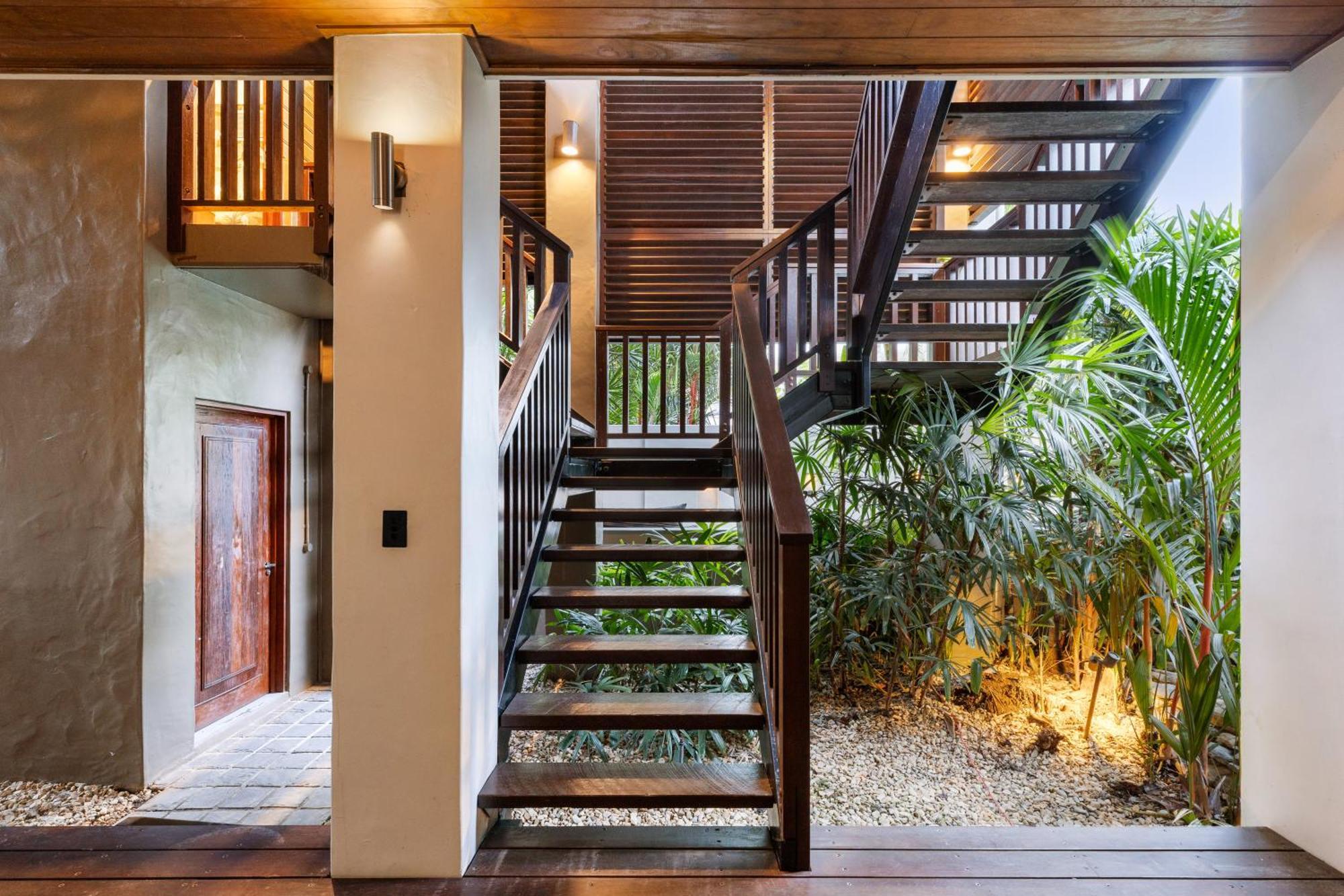 The Bali House - Beachfront Mirage Holiday home *