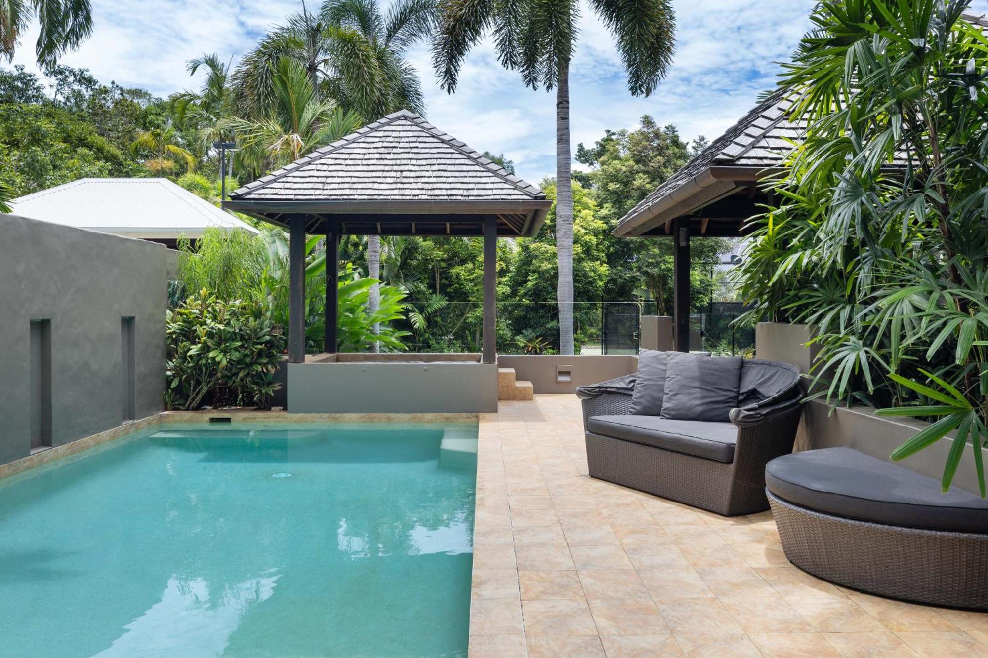 The Bali House - Beachfront Mirage * Port Douglas