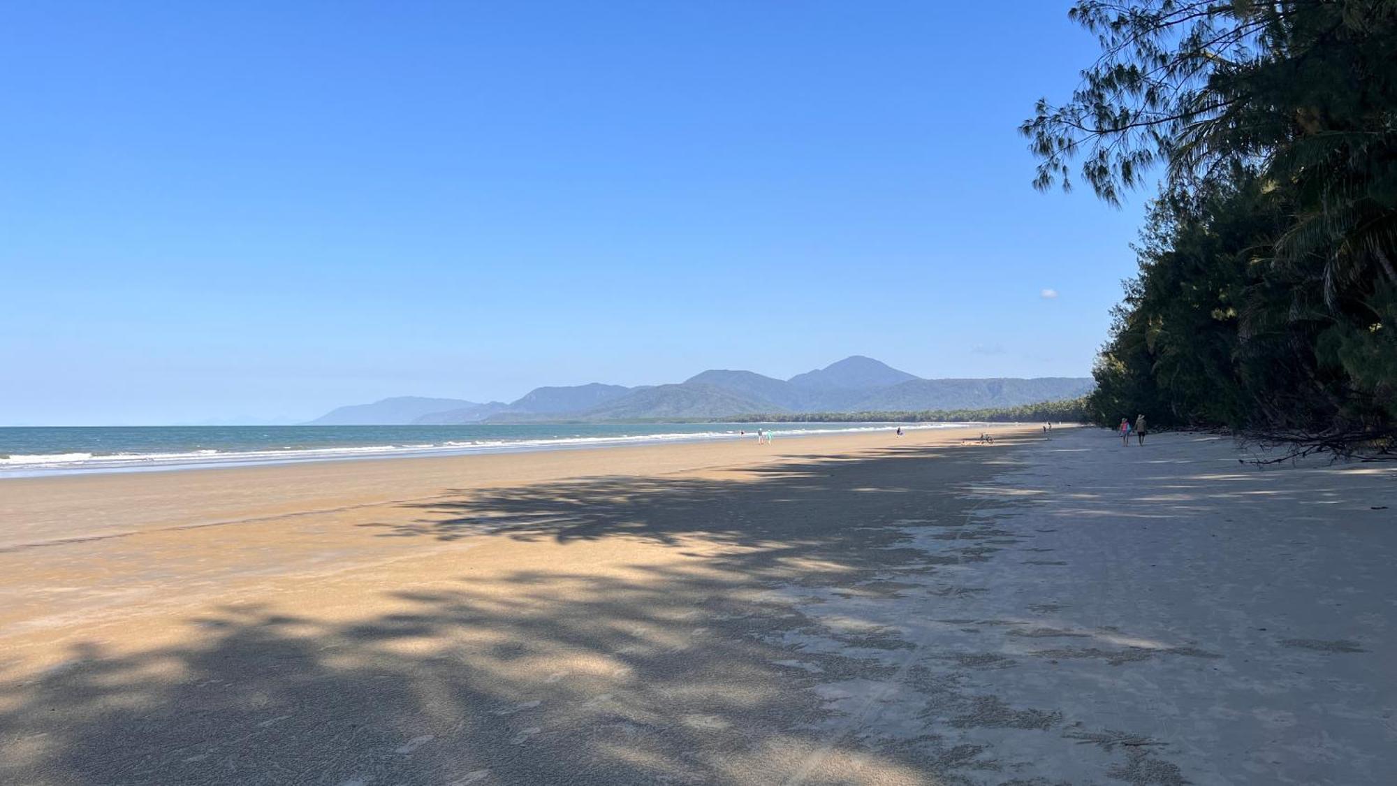 The Bali House - Beachfront Mirage Holiday home Port Douglas