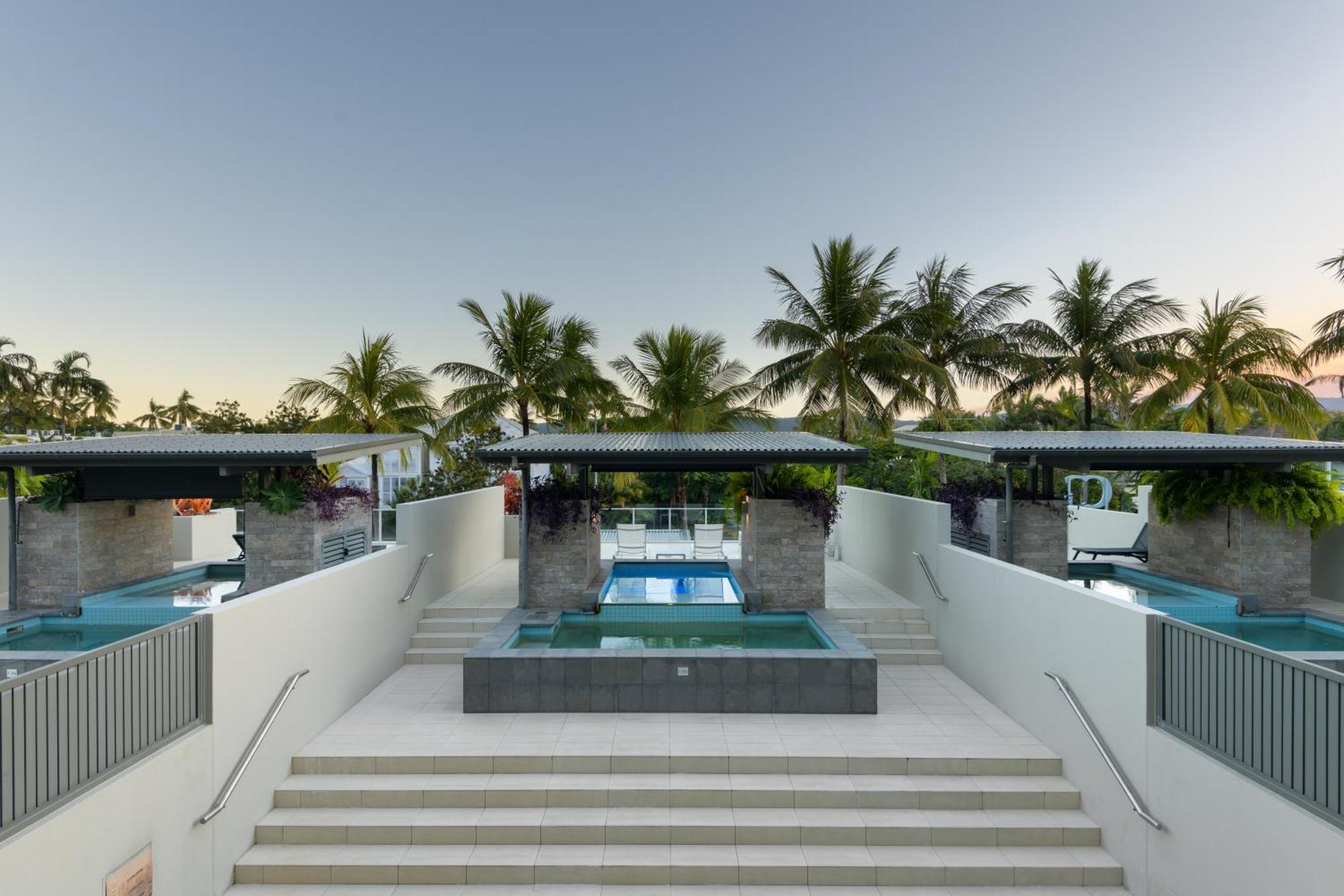 Coconut Grove Aparthotel
