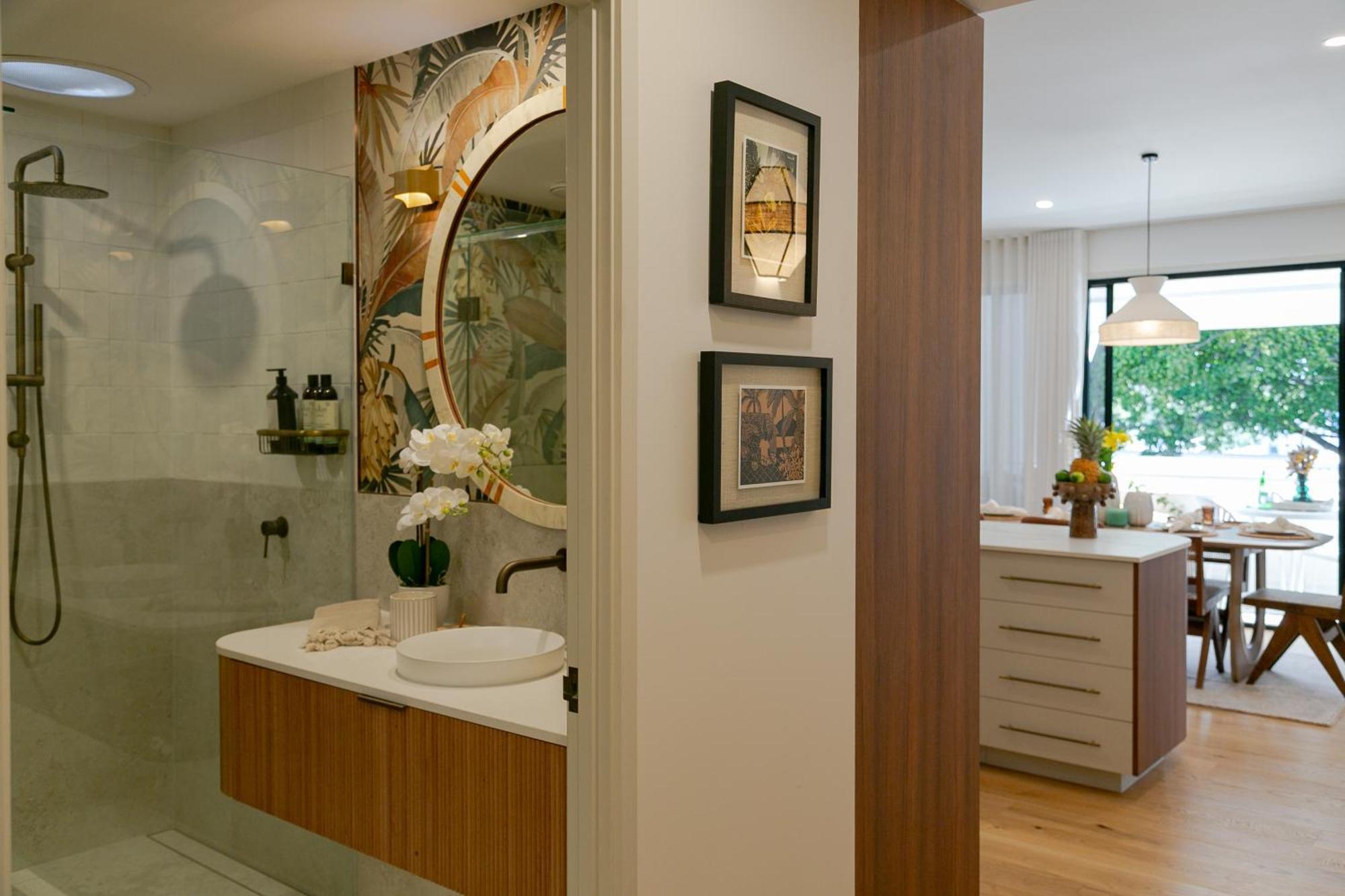 Monsoon Luxury * Port Douglas