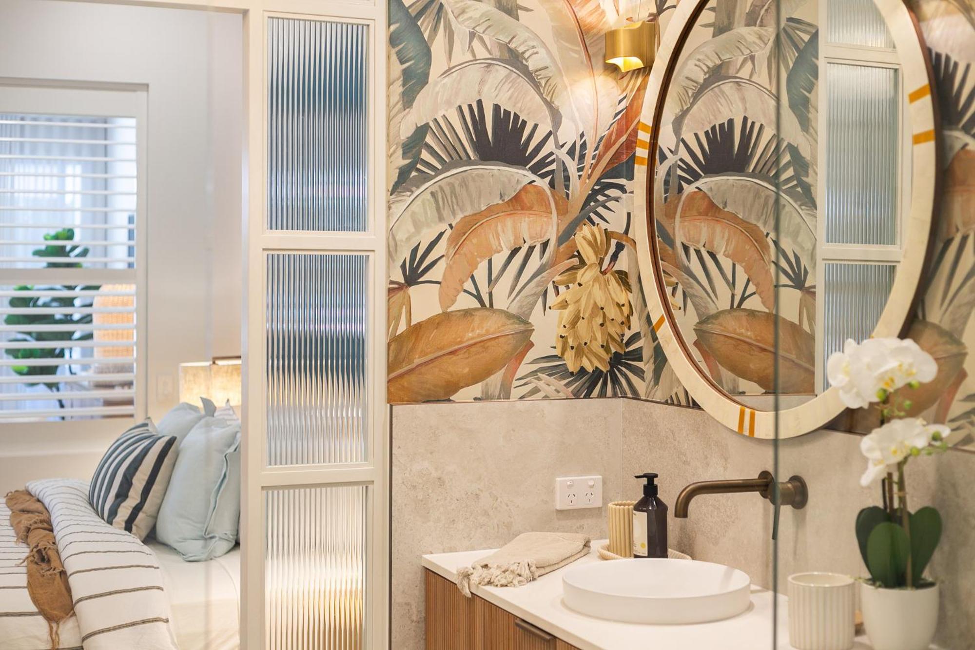 Monsoon Luxury * Port Douglas
