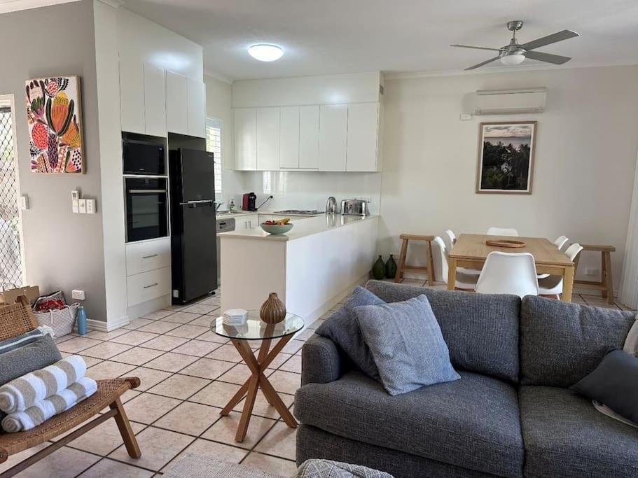 3 Yaringa Apartment