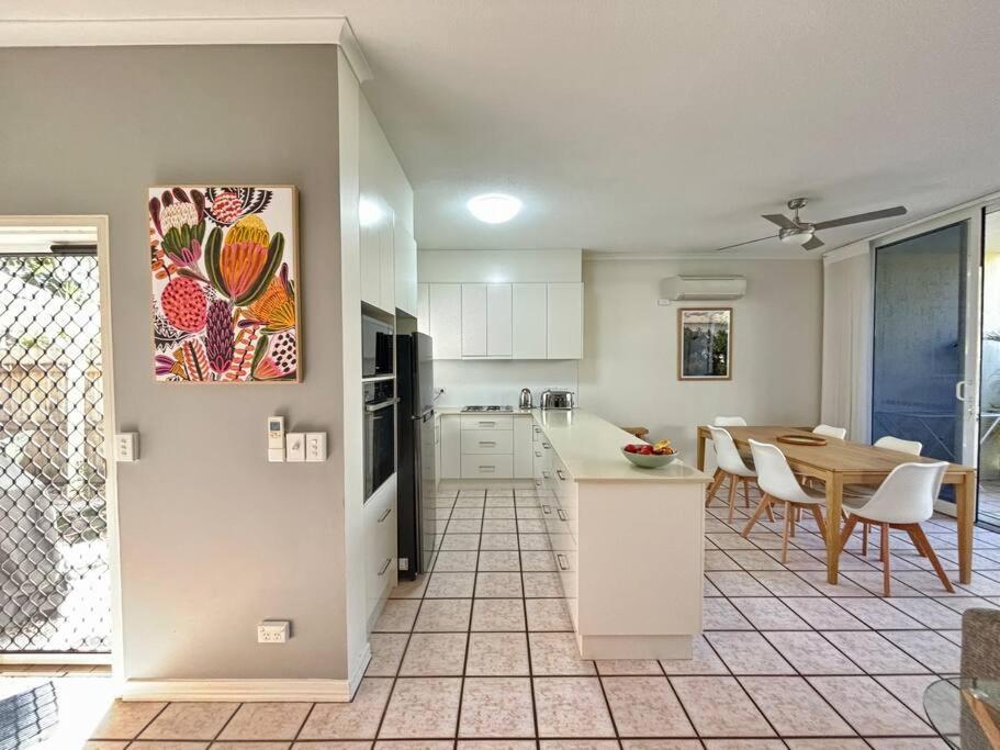 3 Yaringa Apartment *