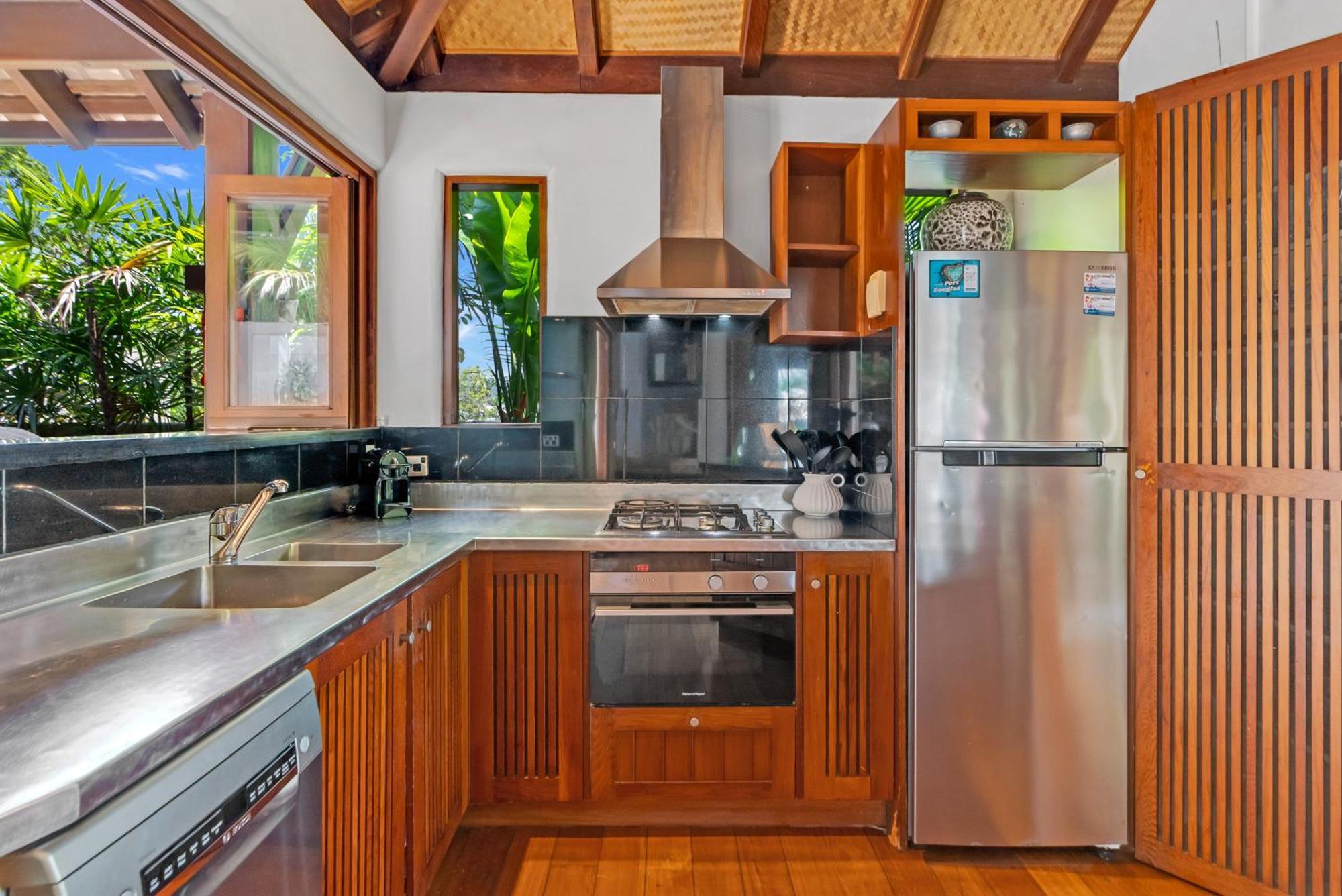 Paradiso Pavilion - An Intimate Bali-Style Haven Villa