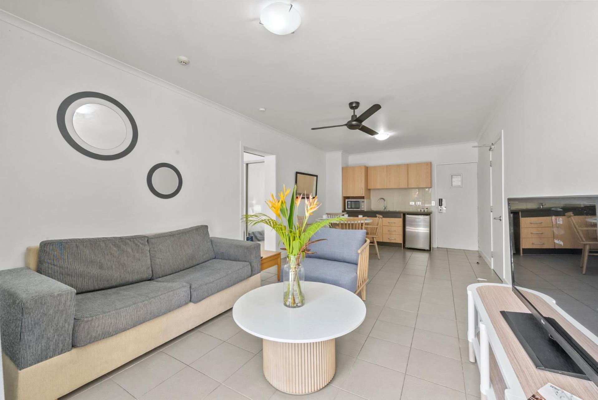 Apartment 1104 Oaks - King