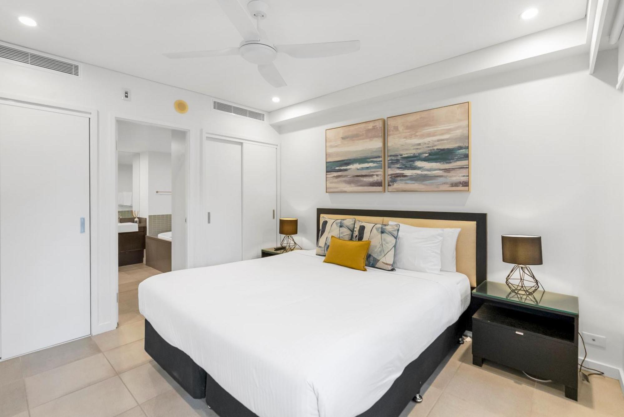 Resort-style Swim Out - A True Tropical Oasis Apartment Port Douglas