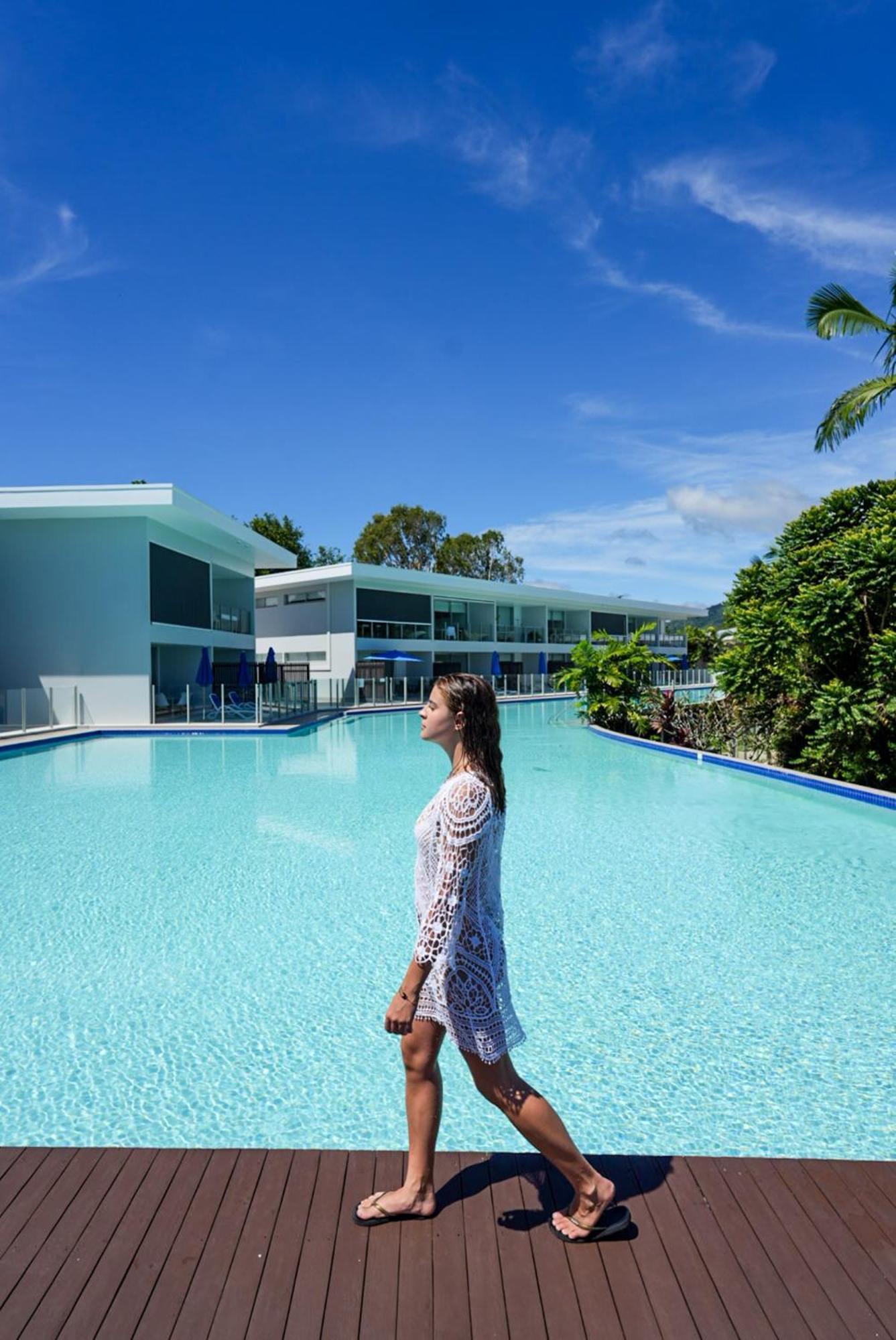 Pool Aparthotel 4*