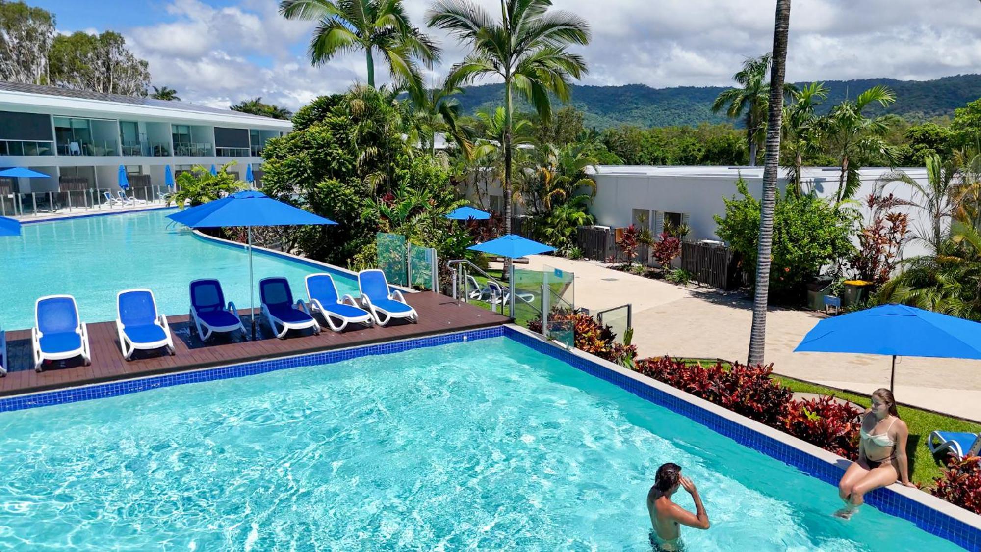 Aparthotel Pool 4*